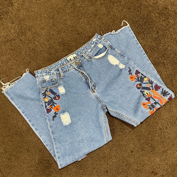 Ellie & Kate Embroided Jeans - Picture 5 of 6